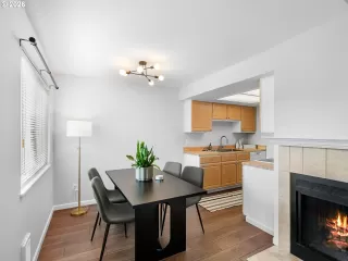 Photo #6: 184420100 Listing