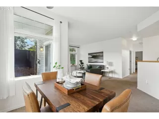 Photo #4: 184579255 Listing 