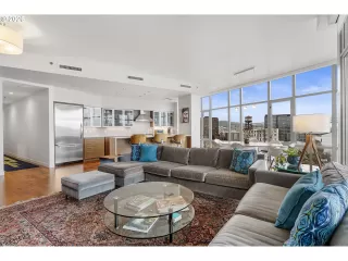 Photo #3: 185242515 Listing 