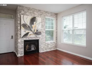 Photo #1: 185350083 Listing 