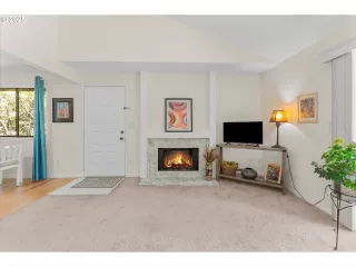 Photo #2: 185632444 Listing