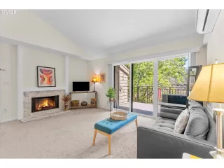 Photo #6: 185632444 Listing