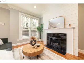 Photo #2: 186075675 Listing