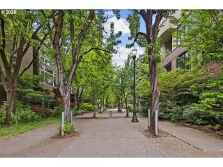 Photo #2: 186080631 Listing