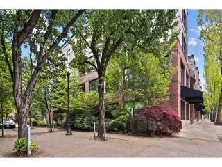 Photo #3: 186080631 Listing