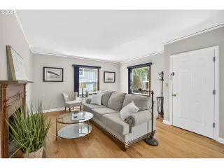 Photo #4: 186160377 Listing 