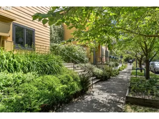 Photo #1: 186396601 Listing