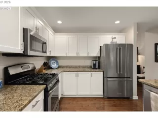 Photo #4: 186791240 Listing 
