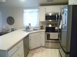 Photo #3: 187436372 Listing 