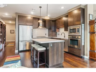 Photo #6: 187551712 Listing