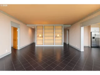 Photo #5: 188028524 Listing