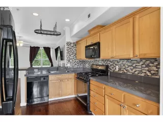 Photo #3: 188109539 Listing 