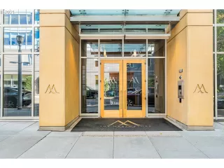 Photo #3: 188650886 Listing