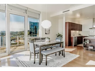 Photo #4: 188650886 Listing