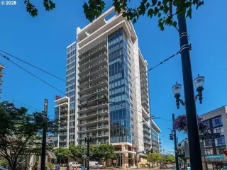 More Details about MLS # 188844645 : 1001 NW LOVEJOY ST 1412
