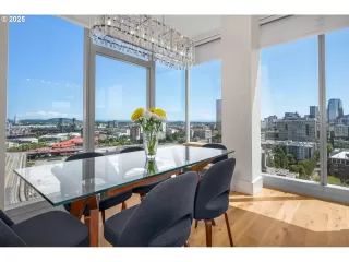 Photo #4: 188844645 Listing