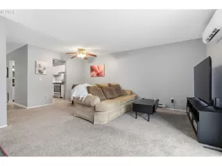 Photo #3: 189182445 Listing 