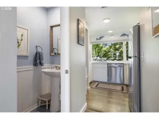 Photo #4: 189529273 Listing 