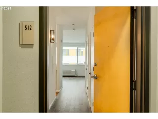 Photo #2: 189962966 Listing