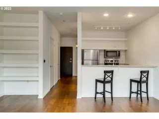 Photo #6: 189962966 Listing