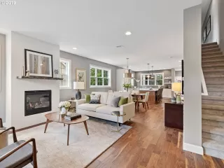 Photo #1: 19000968 Listing