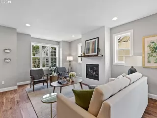 Photo #3: 19000968 Listing