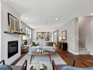 Photo #4: 19000968 Listing
