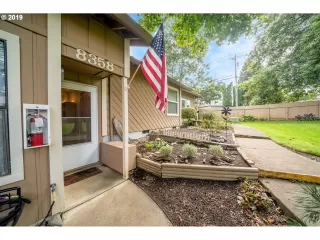 Photo #1: 19000996 Listing