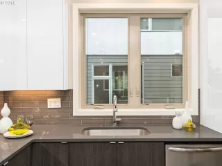 Photo #5: 19002579 Listing 