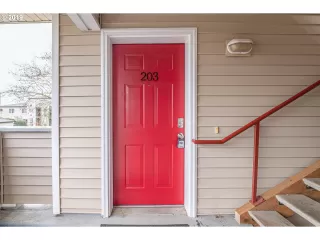 Photo #3: 19005176 Listing