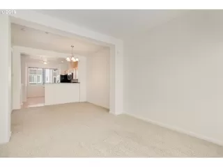 Photo #5: 19009803 Listing 