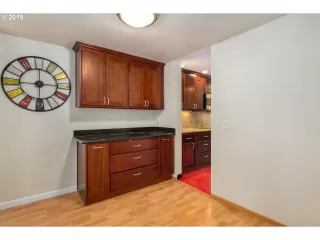 Photo #4: 19013245 Listing