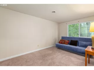 Photo #5: 19013245 Listing