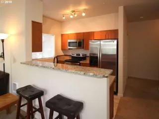 Photo #5: 19015908 Listing 