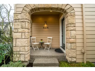 Photo #2: 19019718 Listing 