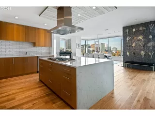 Photo #1: 190225486 Listing