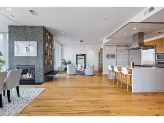 Photo #5: 190225486 Listing