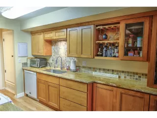 Photo #5: 19023471 Listing