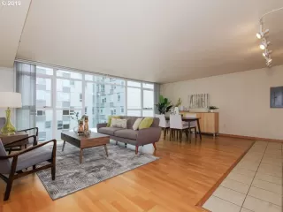 Photo #4: 19024377 Listing 