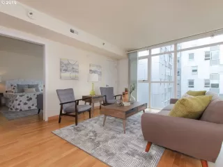 Photo #5: 19024377 Listing 