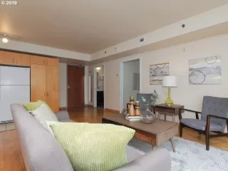 Photo #6: 19024377 Listing 