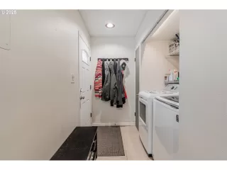 Photo #2: 190268897 Listing