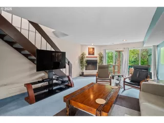 Photo #4: 190268897 Listing