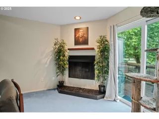 Photo #5: 190268897 Listing