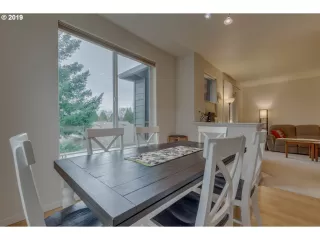 Photo #4: 19028193 Listing