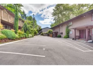 Photo #1: 19033234 Listing 