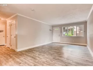 Photo #5: 19033234 Listing 