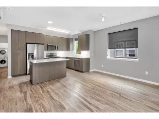 Photo #1: 19033450 Listing 