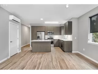 Photo #2: 19033450 Listing 