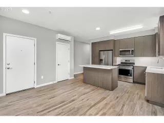 Photo #3: 19033450 Listing 